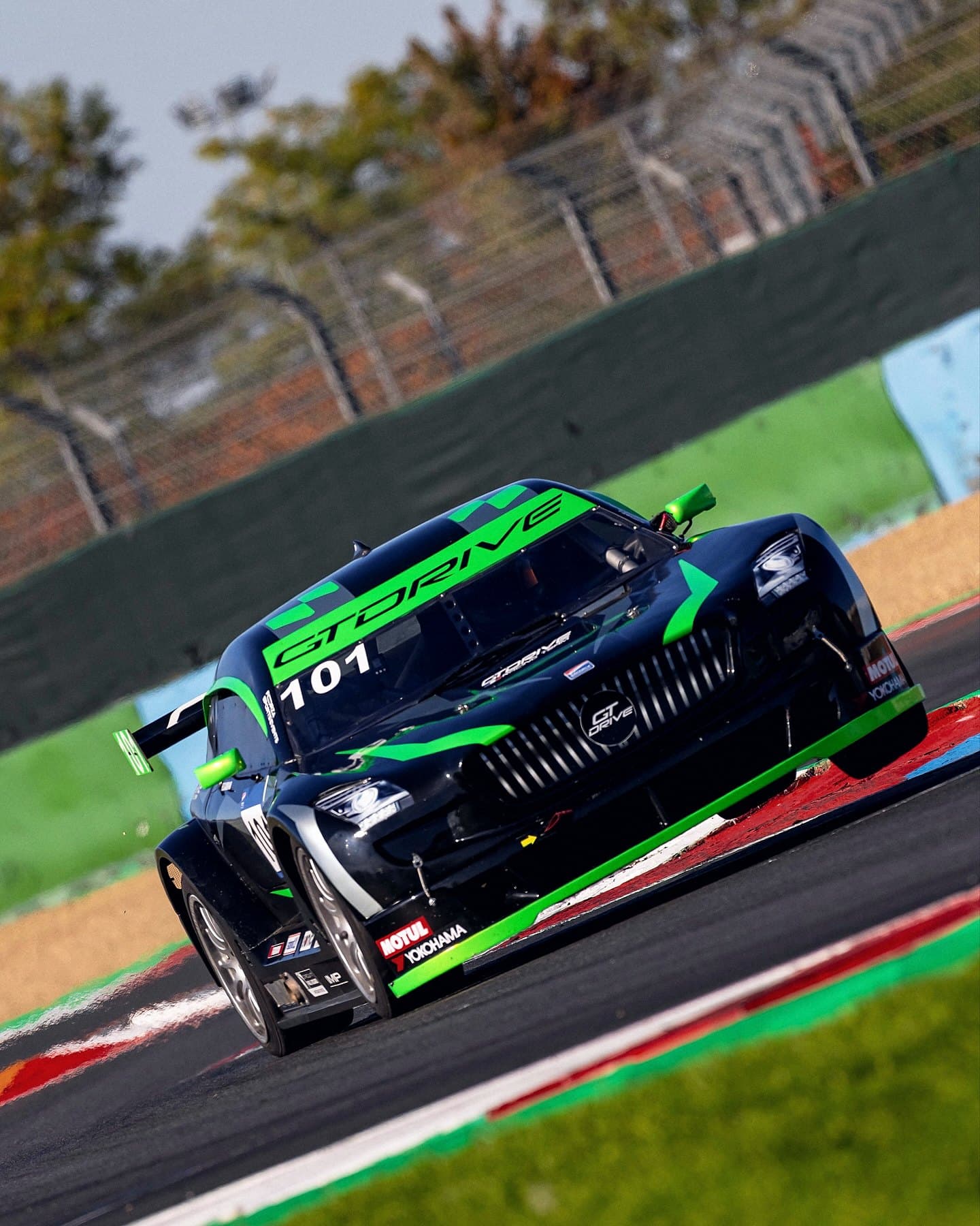 La Mitjet n°101 de DMG Squadra Corse en piste à Nevers Magny-Cours